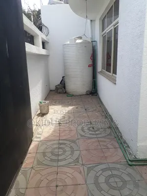 5bdrm Townhouse / Terrace in Nassw Realstate, Nifas Silk-Lafto for rent