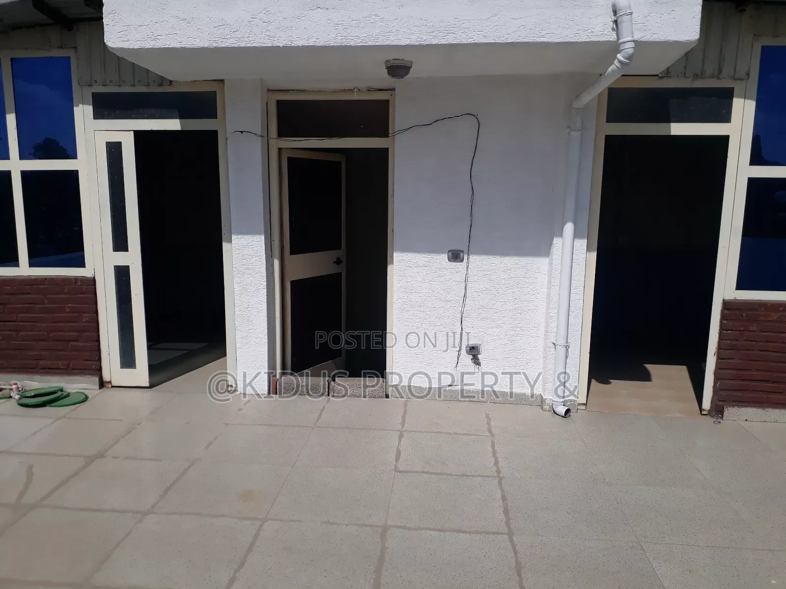 5bdrm Townhouse / Terrace in Nassw Realstate, Nifas Silk-Lafto for rent