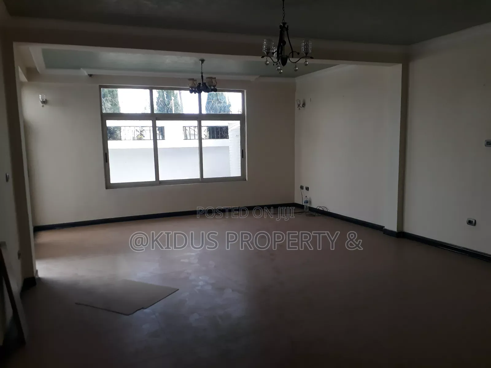 5bdrm Townhouse / Terrace in Nassw Realstate, Nifas Silk-Lafto for rent