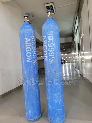 Photo - Oxygen Cylinder Regulator Cylinder With One Main Valve One Regulator