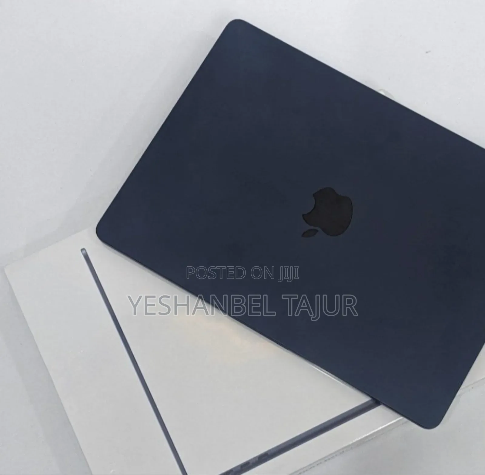 New Laptop Apple MacBook Air 2022 M2 8GB Apple M2 SSD 512GB