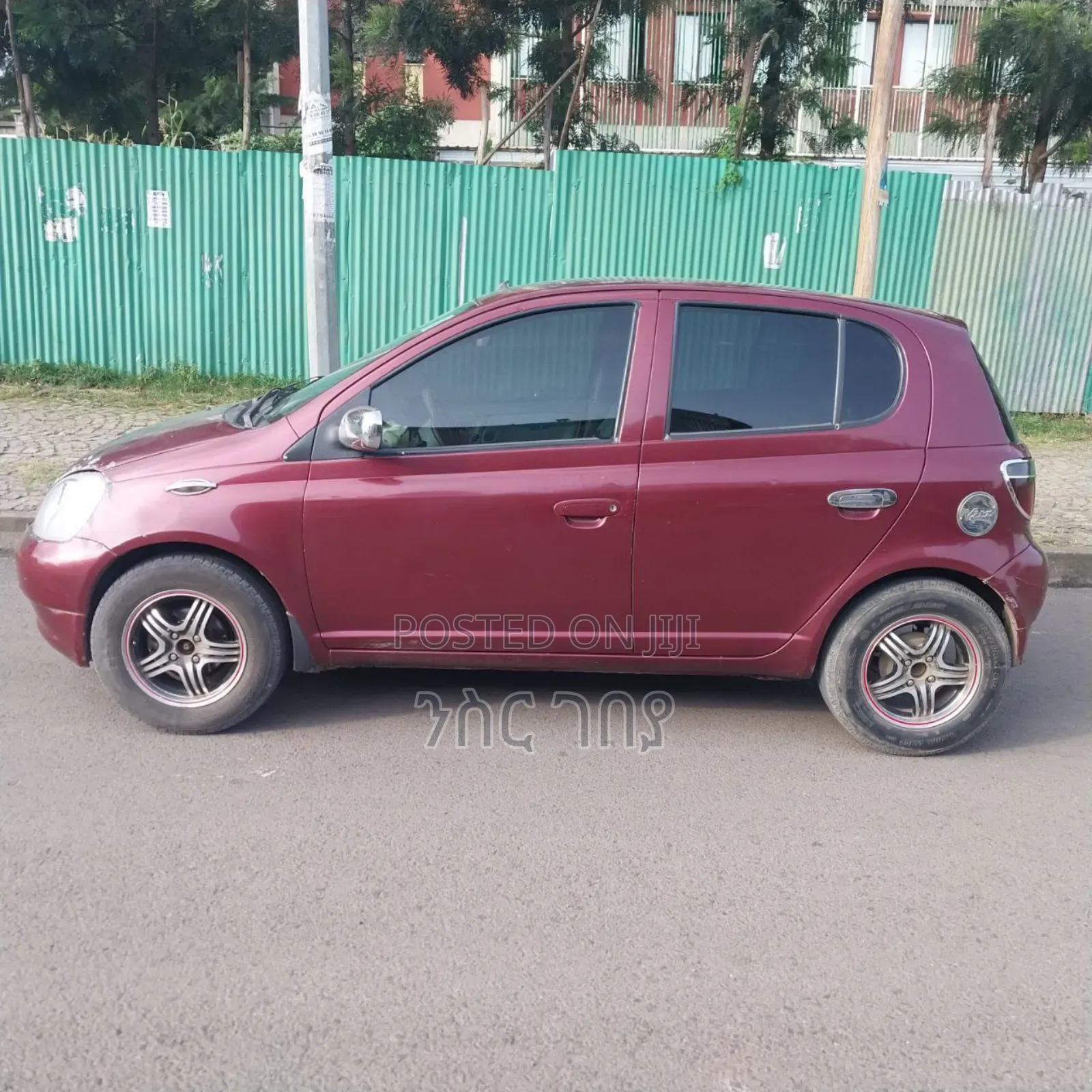 Toyota Vitz 1.0 FWD 5dr 2000 Red