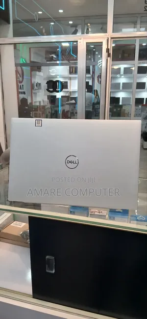 Photo - New Laptop Dell XPS 17 9720 64GB Intel Core I9 SSD 4T