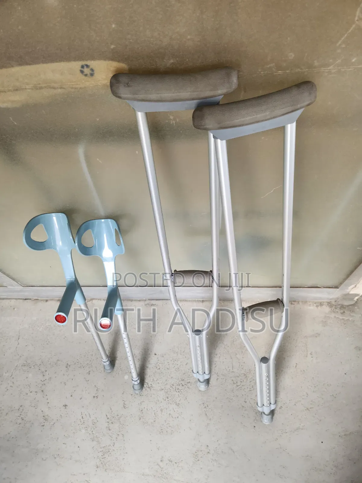 Axillary and Elbow Crutches冤屈axillary Crutches者或brand New Crutches