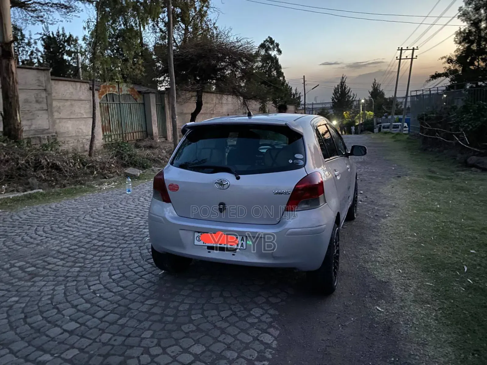 Toyota Yaris Base Hatchback 3dr 2010 Silver