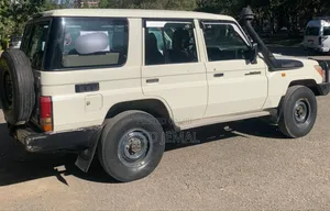 Toyota Land Cruiser 2013 White