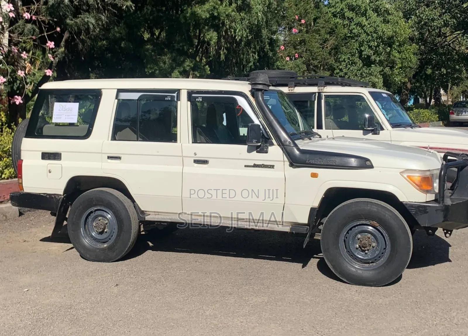 Toyota Land Cruiser 2013 White