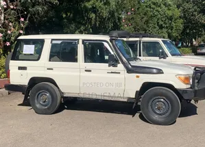 Toyota Land Cruiser 2013 White