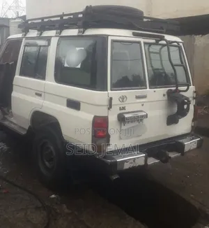 Toyota Land Cruiser 2013 White