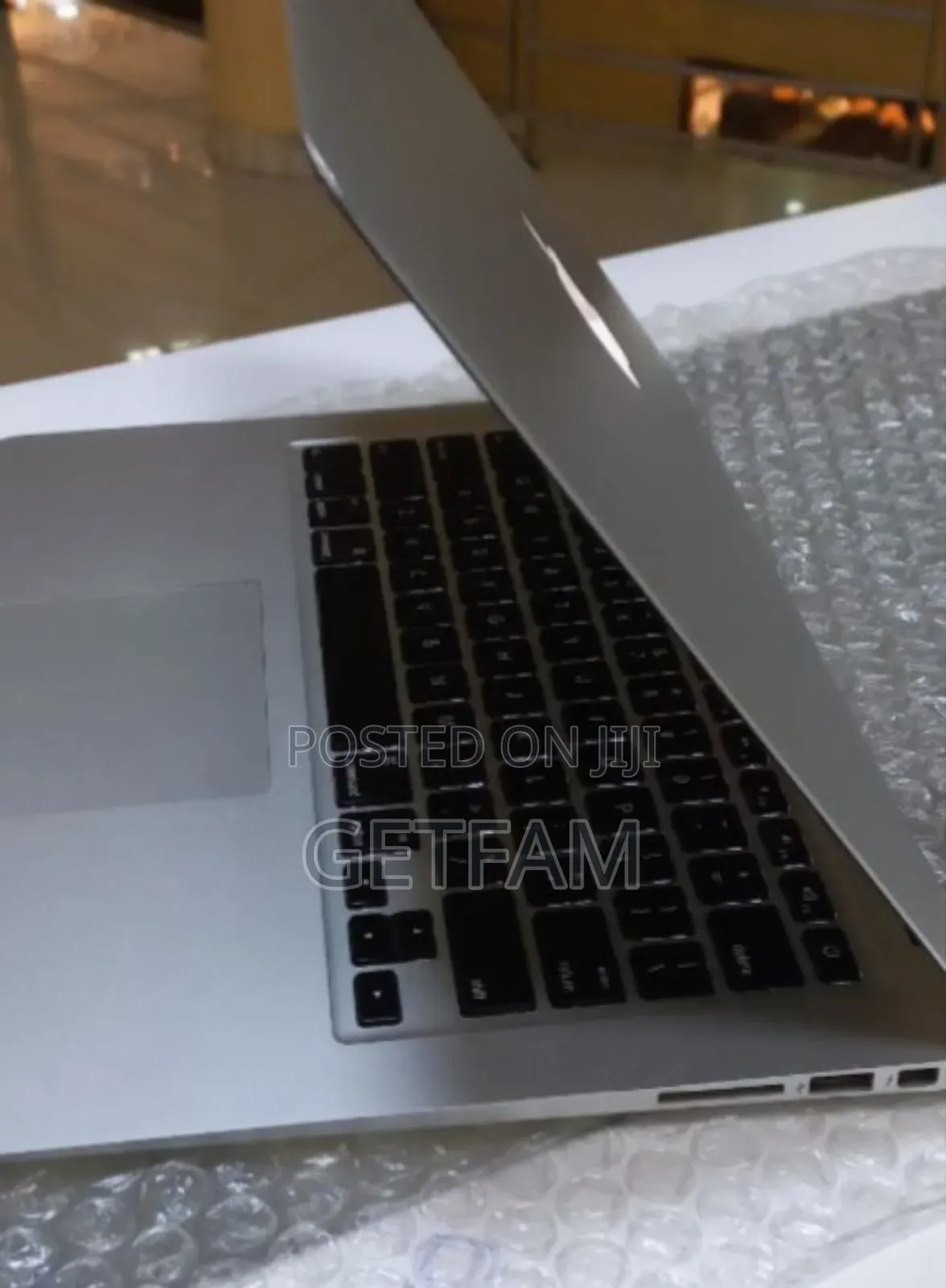 New Laptop Apple MacBook Air 2014 4GB Intel Core I5 SSD 256GB