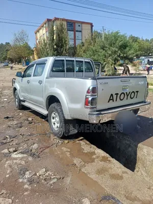 Toyota Hilux 2013 Gray