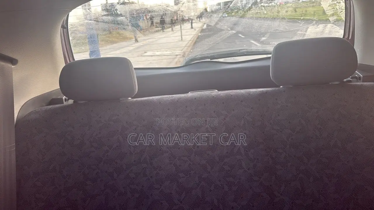 Toyota Yaris Base Hatchback 5dr 2010 Burgundy