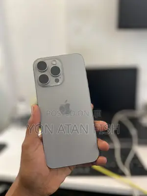 Photo - Apple iPhone 15 Pro Max 256 GB Gray