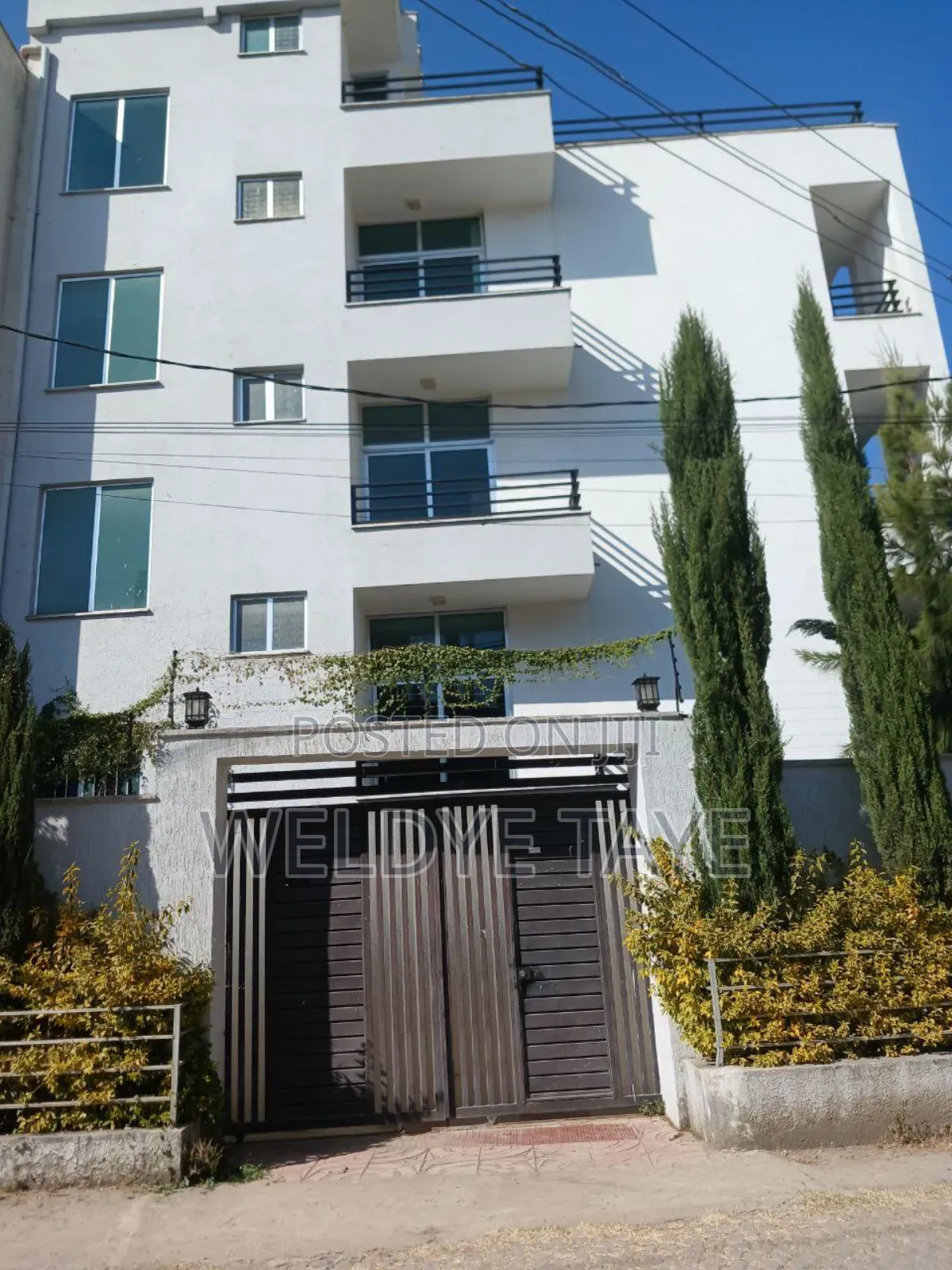 Furnished 9bdrm House in Yeka for sale