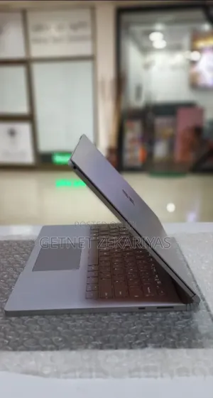 New Laptop Microsoft Surface Book 3 16GB Intel Core I7 SSD 256GB