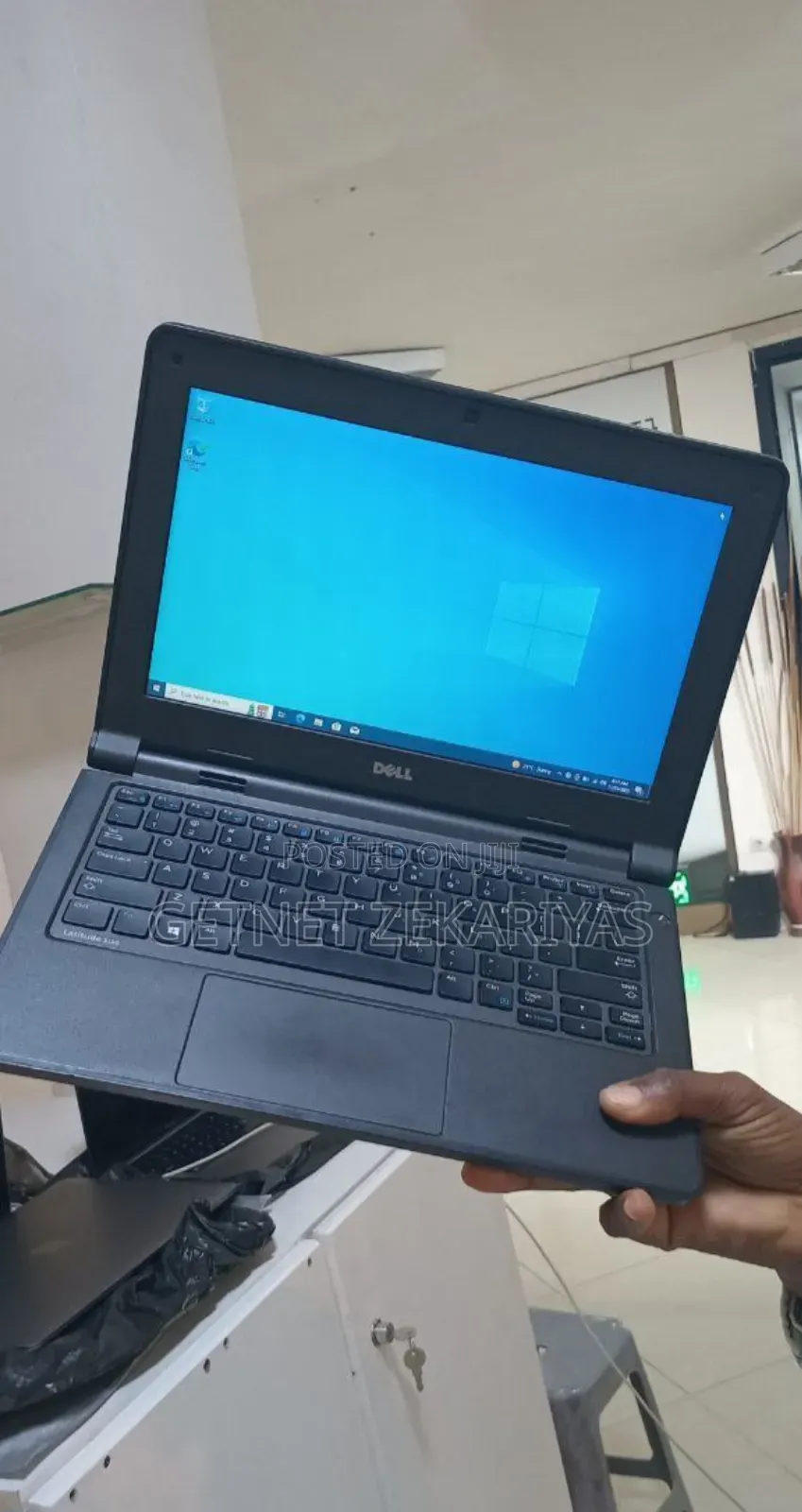 New Laptop Dell Latitude 3189 4GB Intel Pentium SSD 128GB