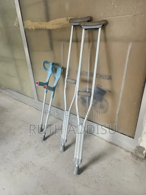 Axillary and Elbow Bilateral Crutches協議crutches軟弱crutches三年crutches