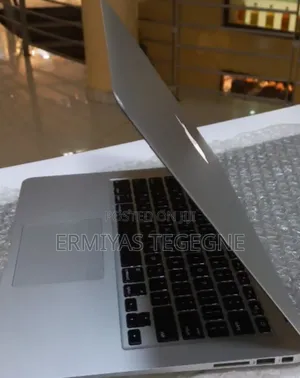 New Laptop Apple MacBook Pro M1 4GB Intel Core I5 SSD 256GB