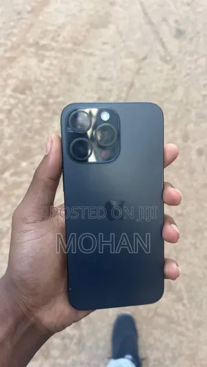 Photo - Apple iPhone 15 Pro Max 256 GB Black