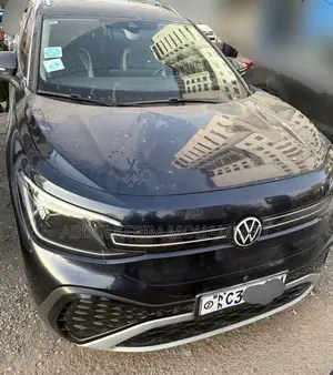 Photo - Volkswagen ID.6 2022 Blue