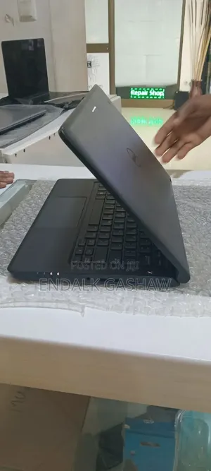 Photo - New Laptop Dell Latitude 3180 4GB Intel Pentium SSD 128GB