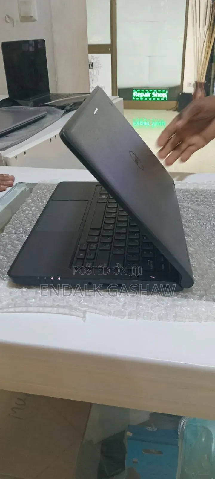 New Laptop Dell Latitude 3180 4GB Intel Pentium SSD 128GB