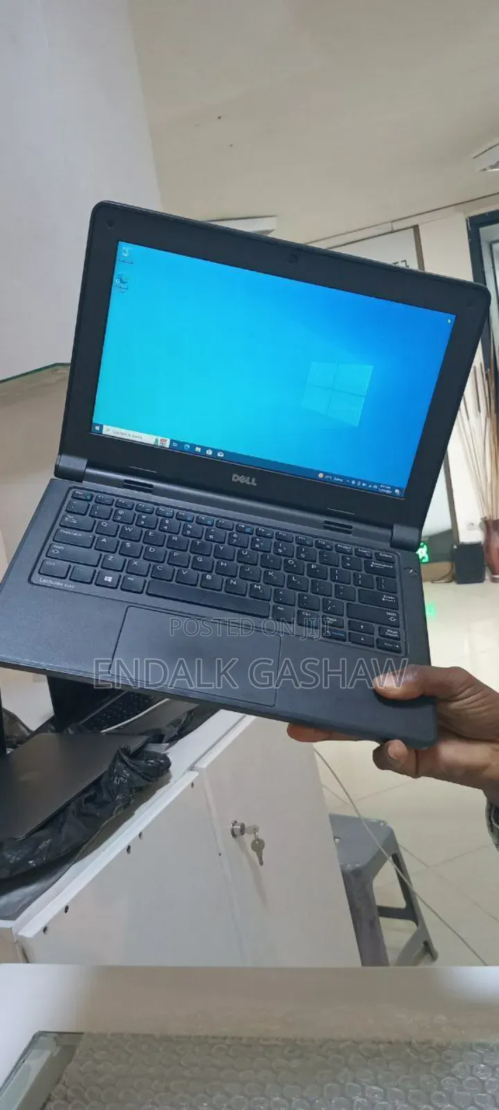 New Laptop Dell Latitude 3180 4GB Intel Pentium SSD 128GB