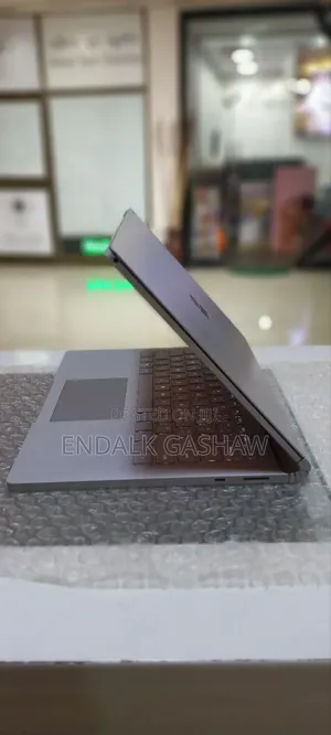 Photo - New Laptop Microsoft Surface Book 3 16GB Intel Core I7 SSD 256GB