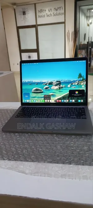 New Laptop Apple MacBook Pro 2020 M1 16GB Apple M1 SSD 256GB