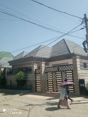 3bdrm Villa in Vila, Yeka for rent