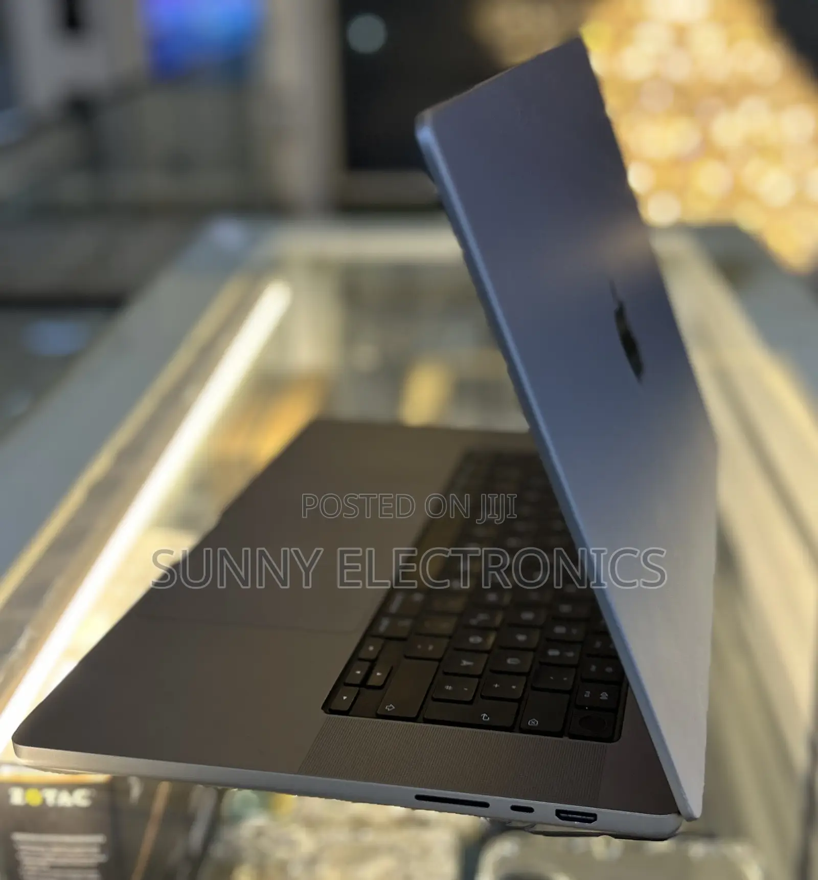 New Laptop Apple MacBook Pro M1 16GB Apple M1 Pro SSD 1T