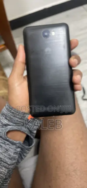 Huawei C8817E 8 GB Black