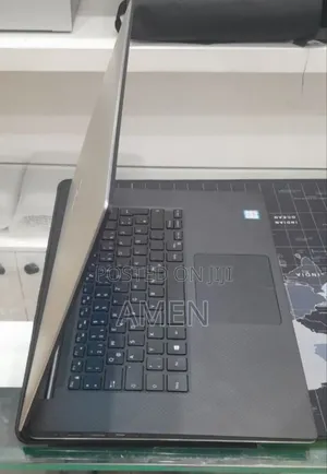 Photo - New Laptop Dell Precision 5540 16GB Intel Core I9 SSD 512GB