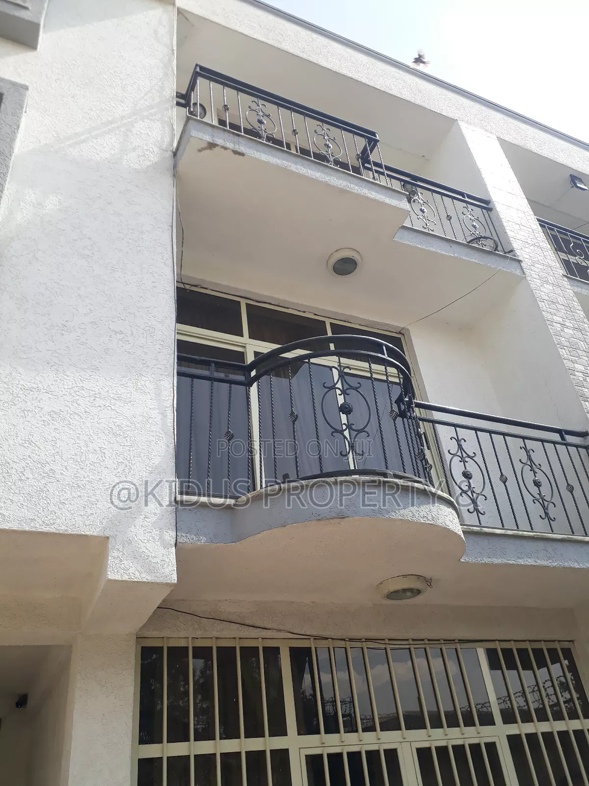4bdrm Penthouse in Nasswe Realstate, Nifas Silk-Lafto for rent