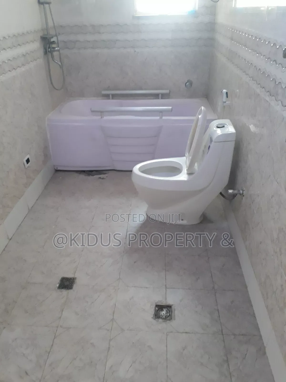4bdrm Penthouse in Nasswe Realstate, Nifas Silk-Lafto for rent