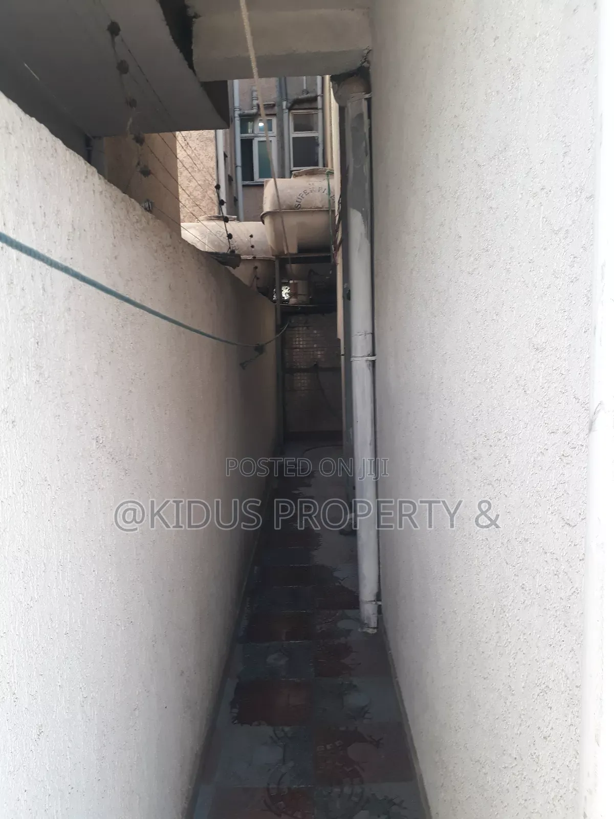 4bdrm Penthouse in Nasswe Realstate, Nifas Silk-Lafto for rent