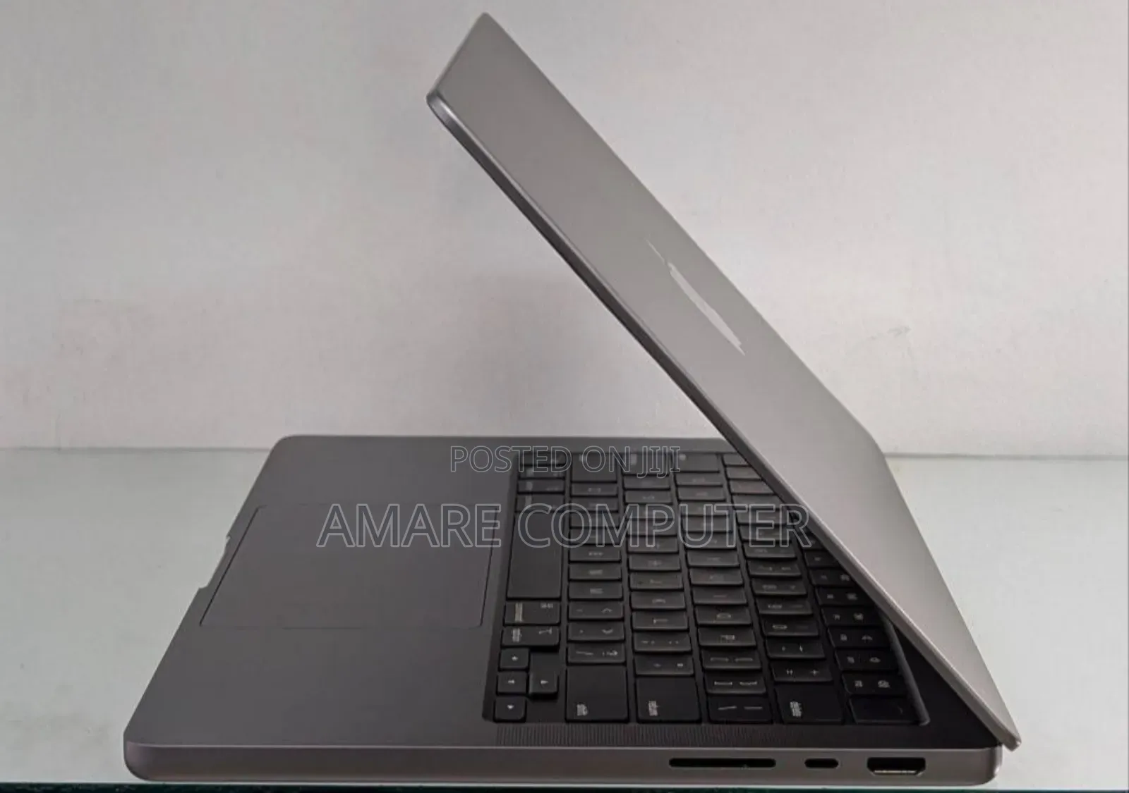 New Laptop Apple MacBook Pro M1 16GB Apple M1 Pro SSD 512GB