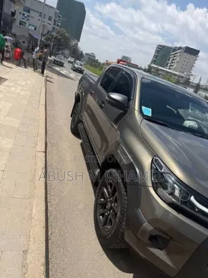 Toyota Hilux 2022 Gray