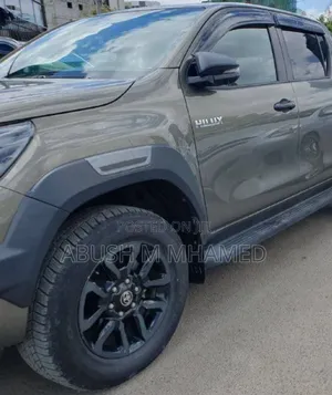 Toyota Hilux 2022 Gray