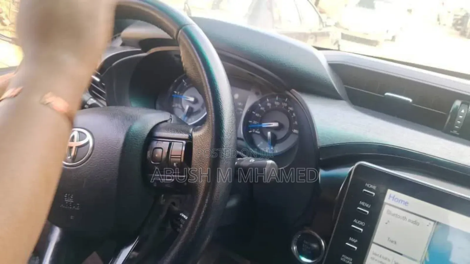 Toyota Hilux 2022 Gray