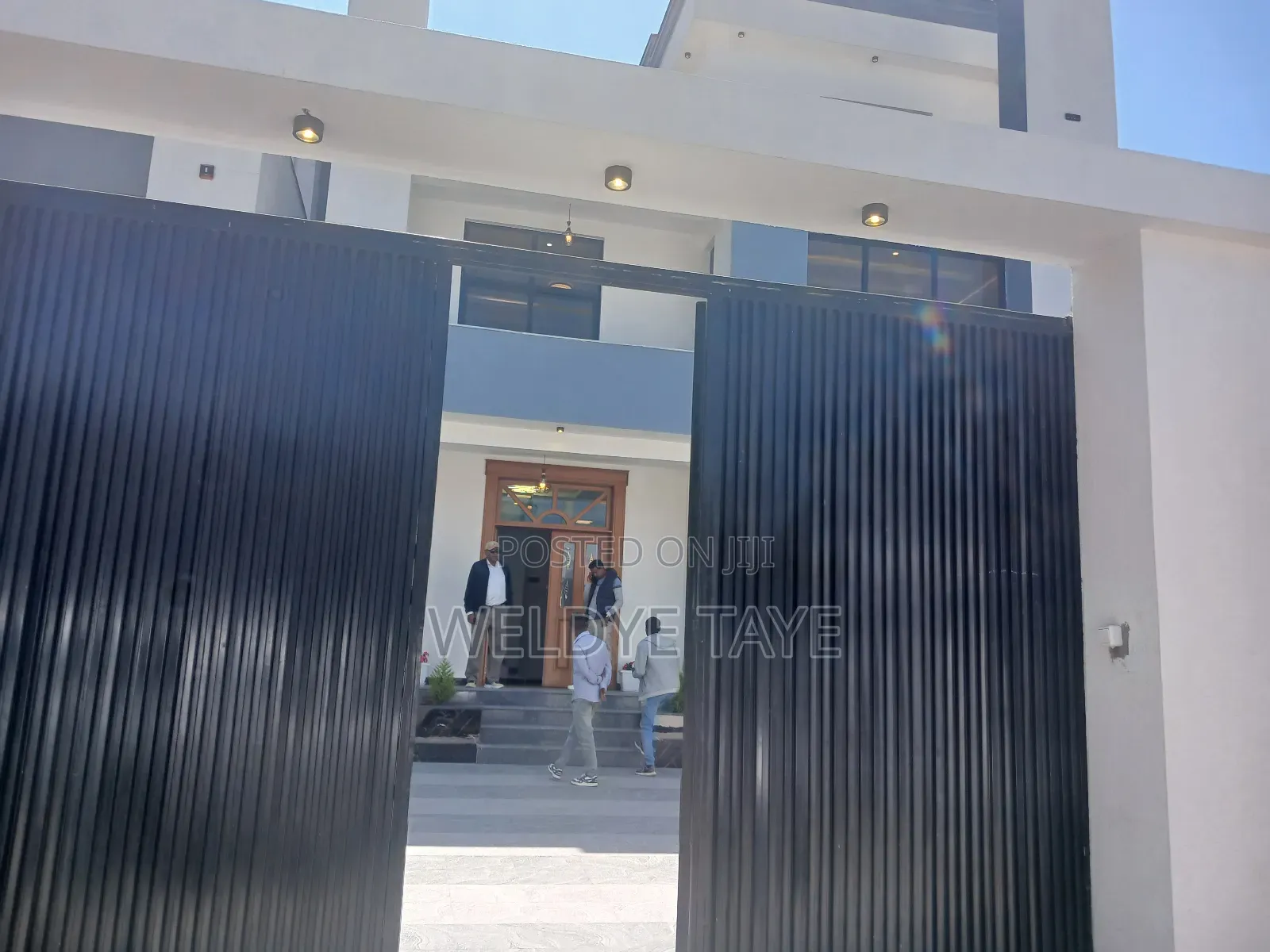 Furnished 8bdrm House in Yeka for sale