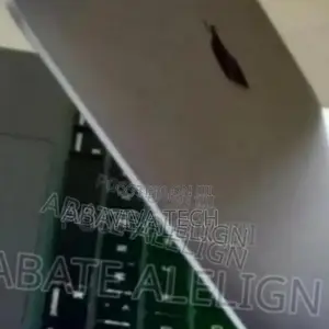 New Laptop Apple MacBook Pro M1 16GB Intel Core i5 SSD 256GB