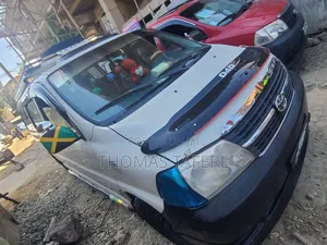 Toyota HiAce 2010 White