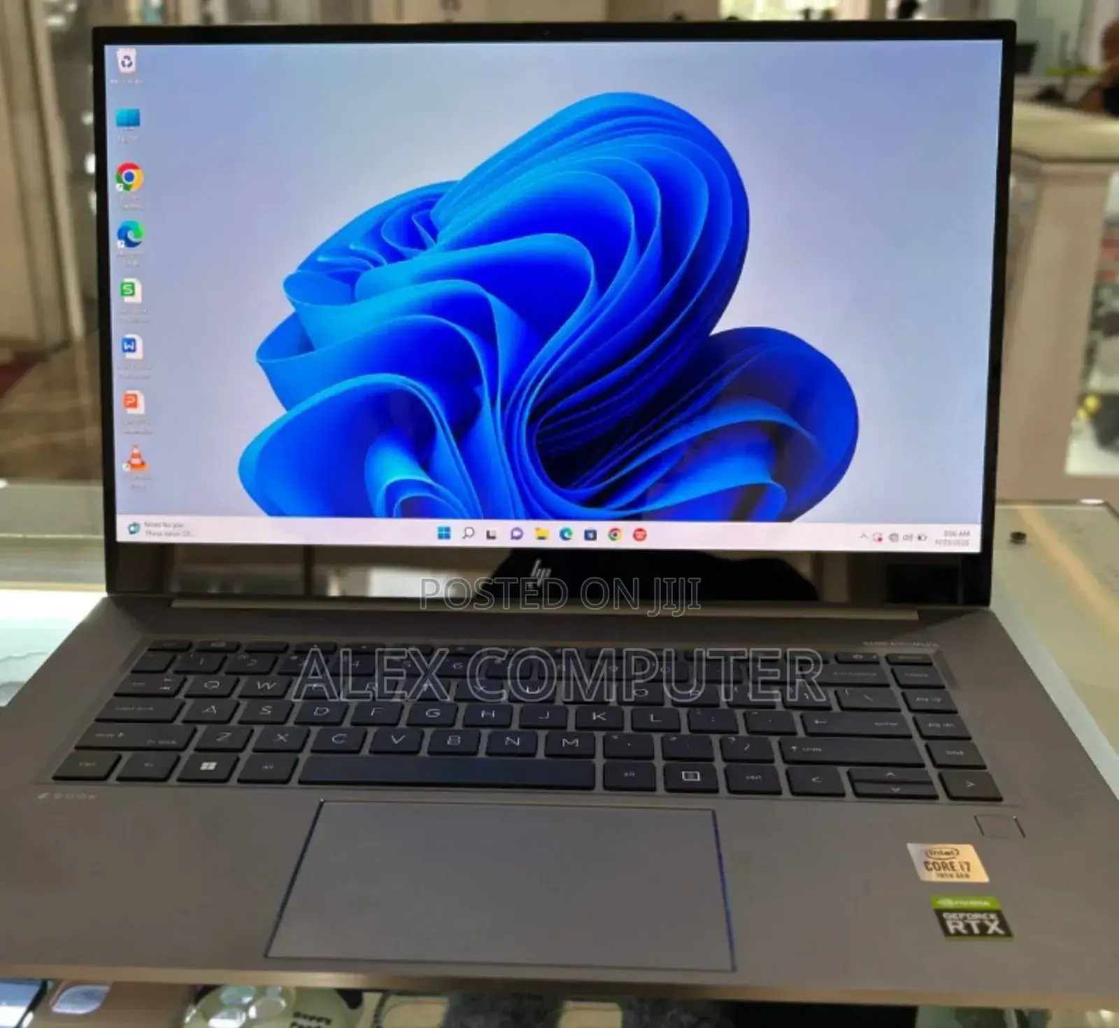 New Laptop HP ZBook Firefly 15 G7 16GB Intel Core I7 SSD 1T