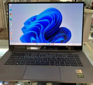 New Laptop HP ZBook Firefly 15 G7 16GB Intel Core I7 SSD 1T