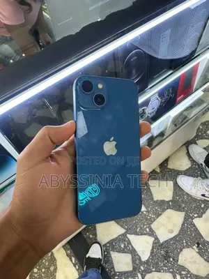 Photo - Apple iPhone 13 128 GB Blue