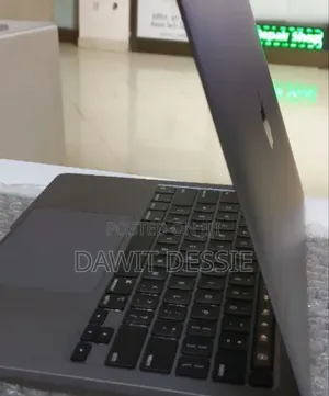 New Laptop Apple MacBook Pro M1 16GB Apple M1 SSD 256GB