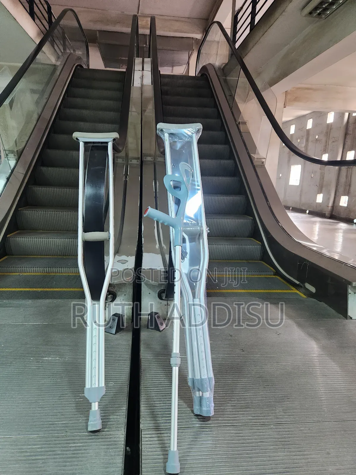 Axillary Bilateral Crutches延續brad New Elbow and Axillary Bilateral New