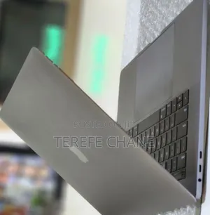 New Laptop Apple MacBook Pro 2017 16GB Intel Core I7 SSD 512GB