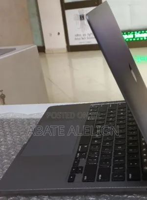 New Laptop Apple MacBook Pro 2020 M1 16GB Intel Core I5 SSD 256GB